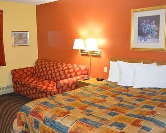 Burnsville Inn & Suites - Burnsville - Schlafzimmer