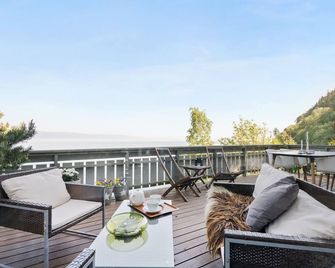 House by the sea with amazing view! - Trondheim - Balkong