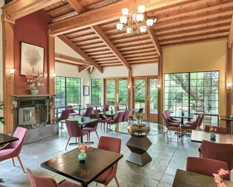 Sonoma Coast Villa - Bodega - Restaurant