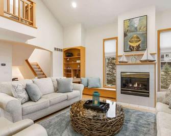 The Lookout - Spring Lake - Living room