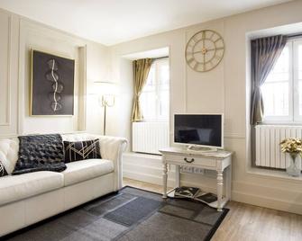 Bel apt rénové en bord de Garonne - Toulouse - Living room