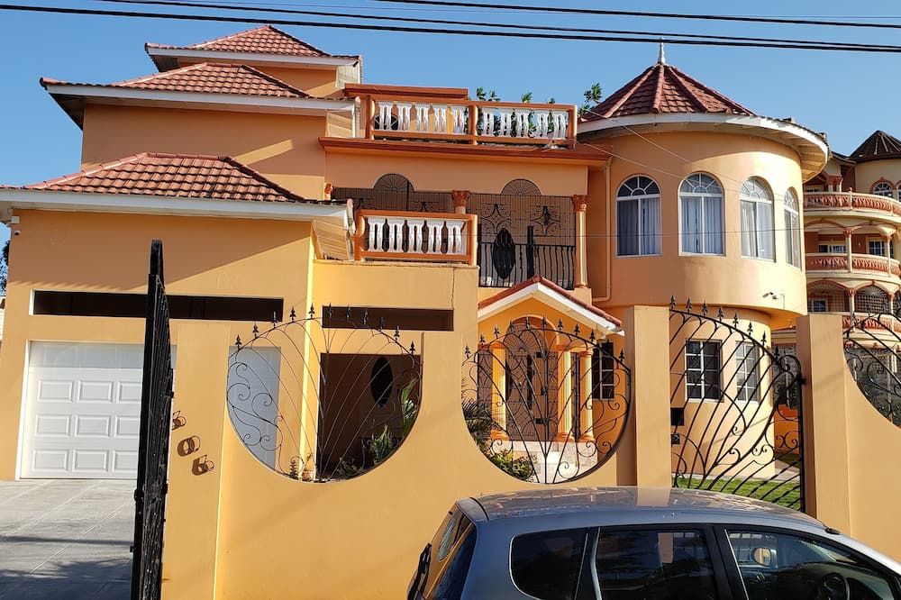 Penthouse View And Flats Vacation Home (#1) - Bahía Montego - Edificio