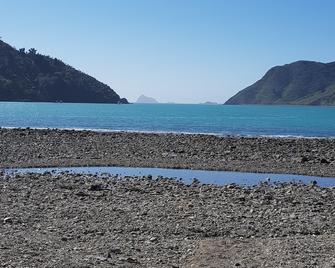 Enjoy beautiful Okiwi Bay - Rai Valley - Playa