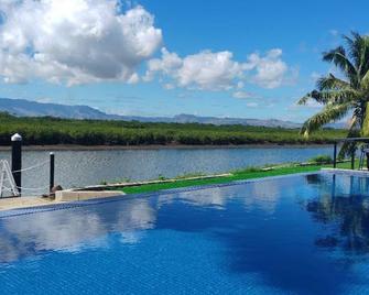 finest house around Nadi Airport - Nadi - Piscine