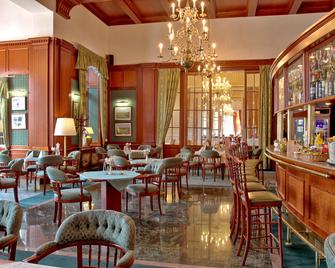 Esplanade Spa and Golf Resort - מריאנסקה לאזנה - מסעדה