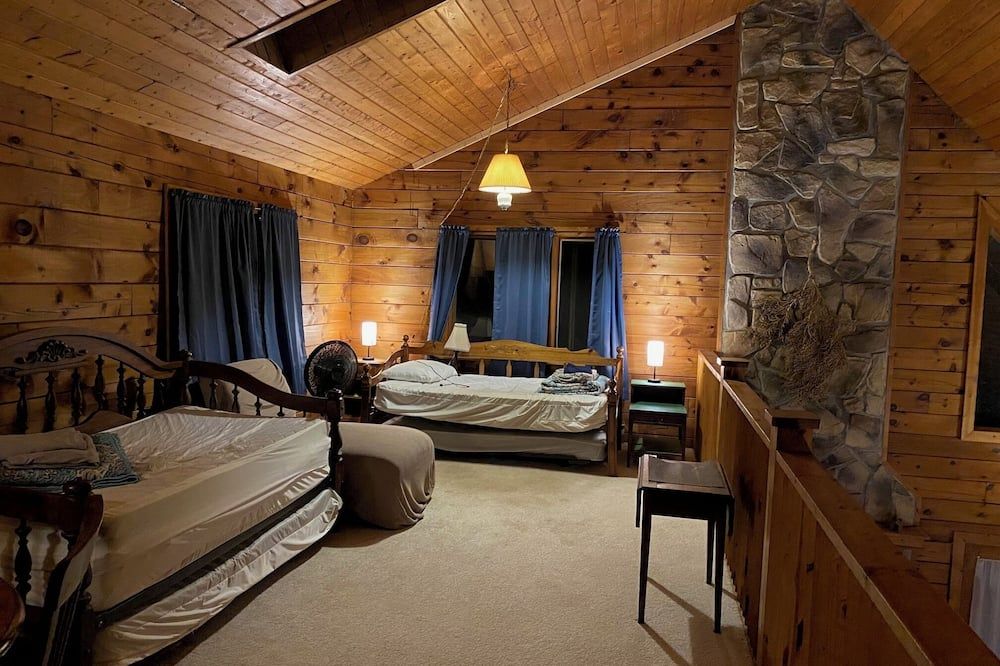 Drooly Bear Cabin: Your Raystown Lake Getaway!