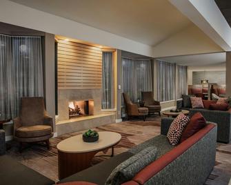 Courtyard by Marriott Greensboro - Greensboro - Living room
