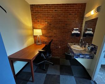 Travelers Inn By OYO Longview Kelso - Longview - Slaapkamer