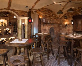 Hotel Gasthof Brücke - מאיירהופן - בר