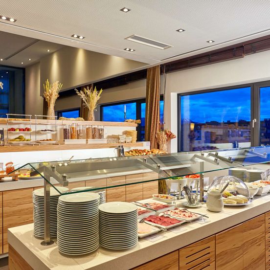 Buffet view of H+ Hotel Salzburg