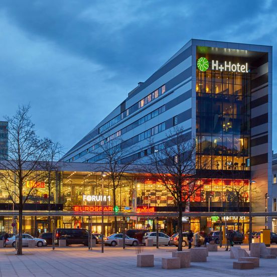 Building view of H+ Hotel Salzburg