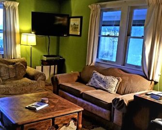 The Birdnest, Views, Hike, Bike, Walk, See The Tx Mountains - Alpine - Salon