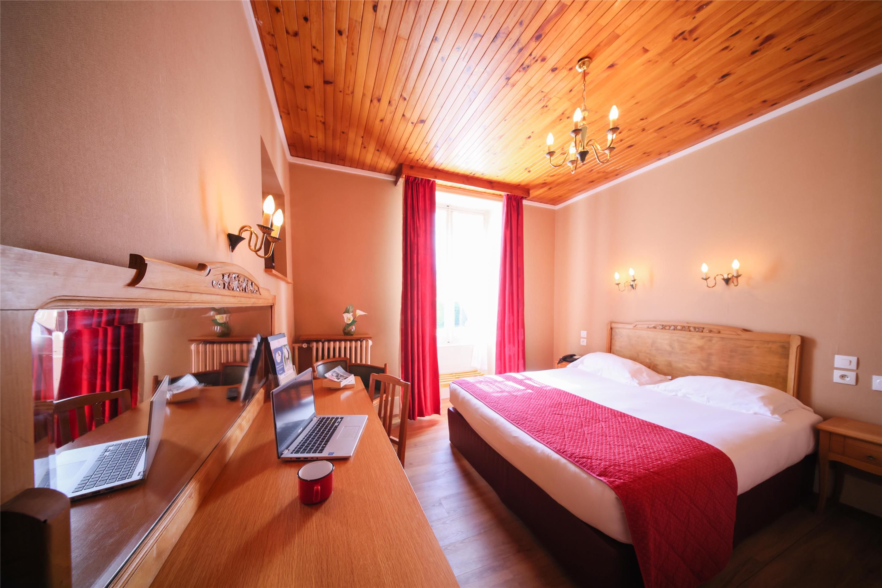 Best Western Grand Hotel de Paris & Spa - Villard-de-Lans - Slaapkamer