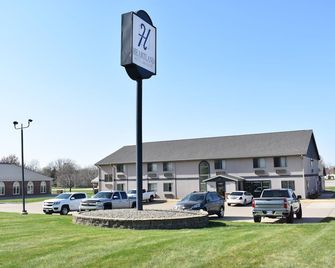 Heartland Hotel & Suites - Rock Valley - Building