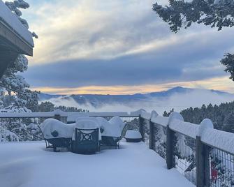 Serene and sunny paradise with Pikes Peak views - Conifer
