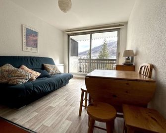 Cozy Studio with Mountain Nook, 4 Beds, Close to Slopes & Shops - La Salle Les Alpes - Serre Chevalier - Salon