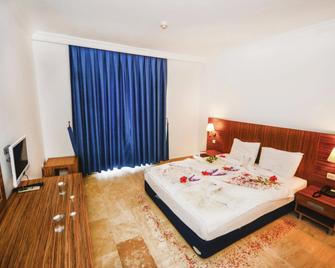 Club Blue White - Turgutreis - Schlafzimmer