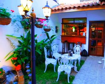 Hotel Tazumal House - San Salvador - Patio