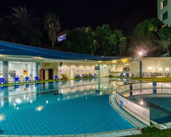 Royal Plaza Hotel - Tiberíades - Piscina