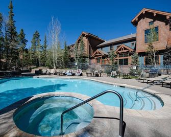 Mountain Thunder Bluebird Condo: Ski In, Top-Floor w/ Views, Resort Amenities - Breckenridge - Zwembad