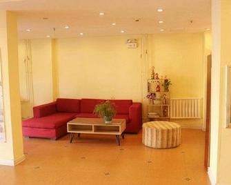 Home Inn Huaxuan Hotel (Dongying West 2nd Road Branch) - Dongying - Lobby