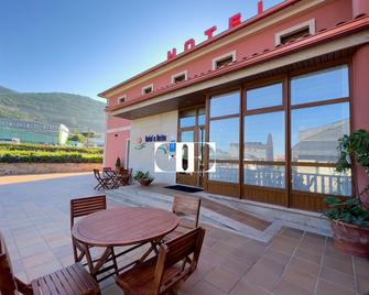 Hotel A Raiña - Oya - Patio