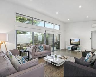 Living the Beach Dream - Rejuvenate Stays - Cowes - Living room