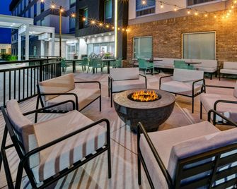 Home2 Suites by Hilton Traverse City - Traverse City - Edificio