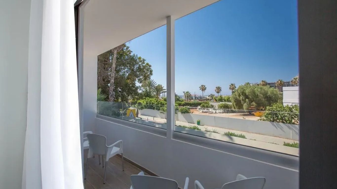 Stratovarius Nissi Rooms