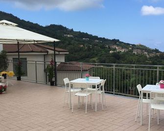 Vista D'amare - Maierà - Balcón