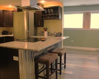 125 Cedar 1 · Apartment in Kalamazoo + WI-Fi + Garage + Laundry - Kalamazoo - Kitchen