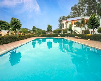 Corbett Holiday Forest Resort - Rāmnagar - Piscina