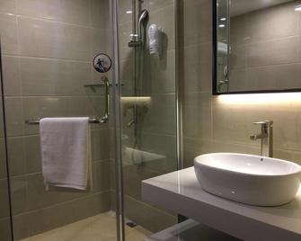 7Days Premium Guangzhou Chenjiaci Dukang Avenue - Guangzhou - Bathroom