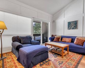 Stylish, Remodeled Condo - Creekside #14 by Bear Valley Vacation Rentals - Arnold - Living room