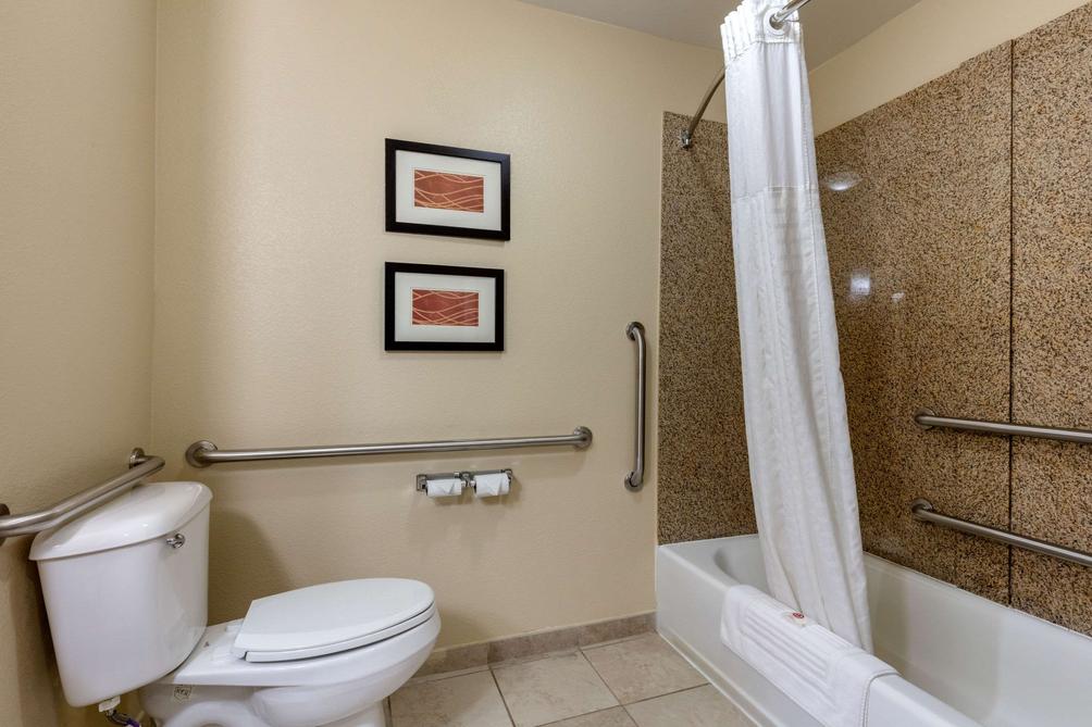 Comfort Inn And Suites North Little Rock 5 198 7 2 2 7