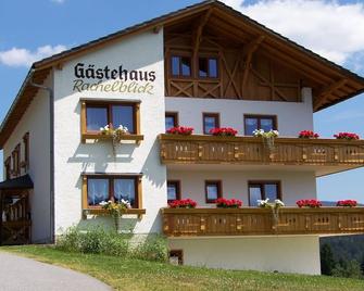 Schöne 2-Zimmer-Wohnung perfekt für Paare - Frauenau - Gebäude