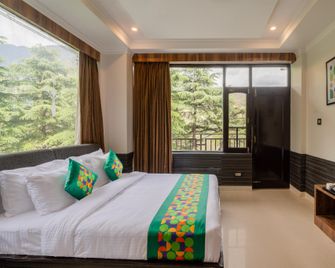 Treebo Holiday Hill - Dharamshala - Bedroom