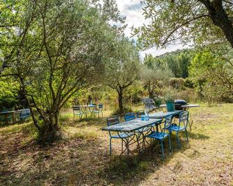 Gîte 37 La Fleur Bleue Mont Ventoux - Crestet - Patio
