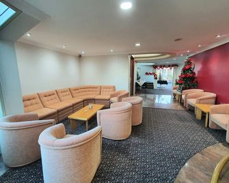 Mcnevins Maryborough Motel - Maryborough - Lounge