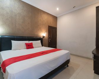 RedDoorz near Pantai Panjang Bengkulu 2 - Bengkulu - Schlafzimmer