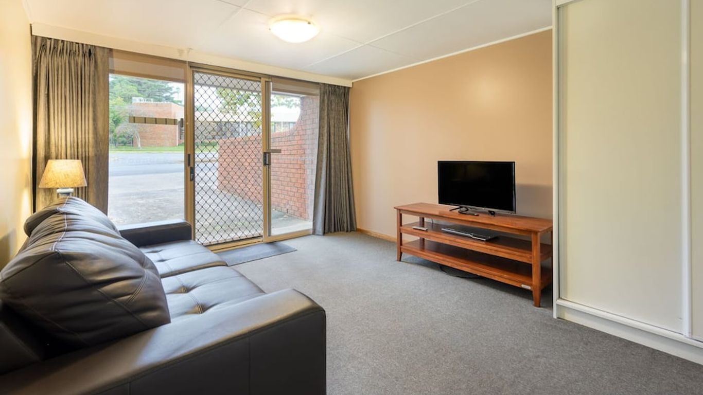 Aat 28 Goldsmith Motel