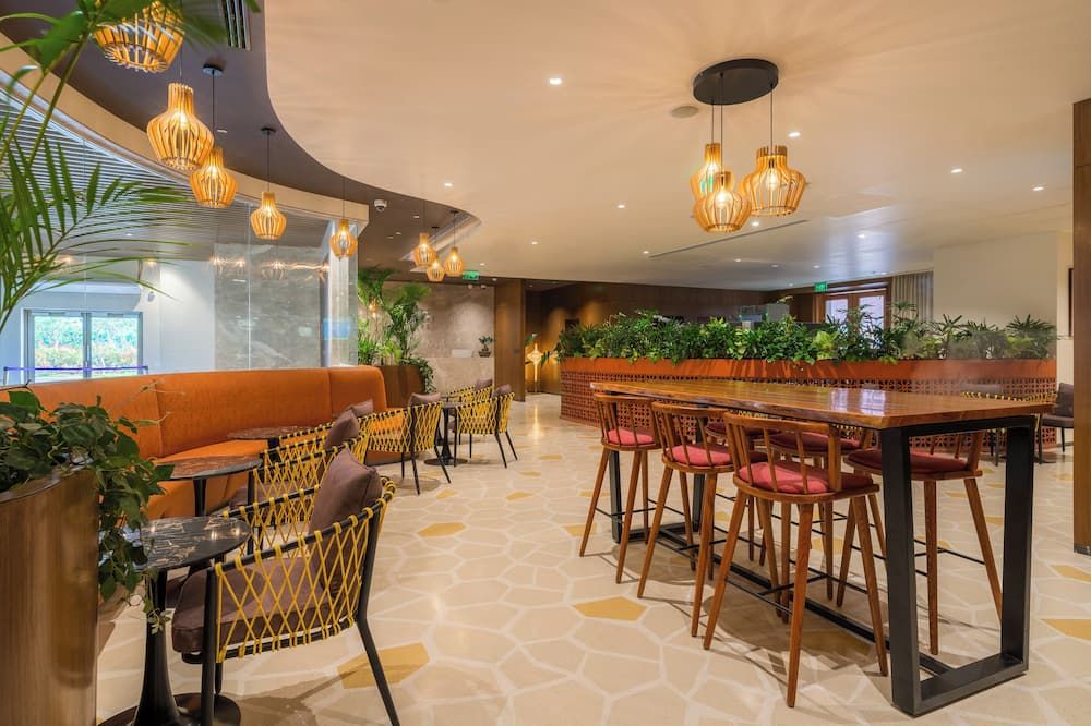 080 Transit Hotel, T2