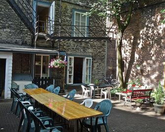 Auberge De La Paix - Hostel - Quebec - Pátio