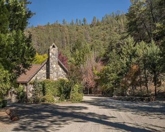 Calistoga Creek Side Mountain Estate - Middletown - Vista del exterior