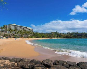Beachfront Bungalow Walk to Ocean & Restaurants - Lihue - Beach