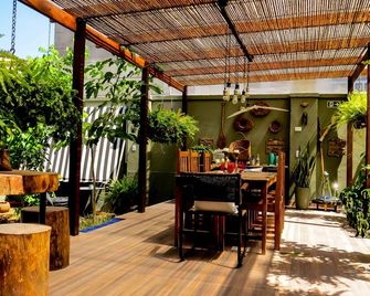 Casa Perpetua Hotel D Charm - מאנואס - פטיו