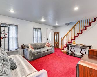 New York Escape Near Times Square and Central Park! - Port Washington - Sala de estar