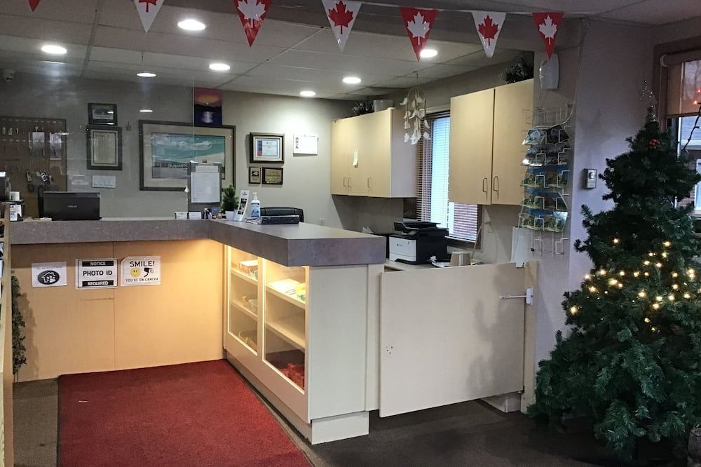 Kingsway Inn - ת'אנדר ביי - דלפק קבלה