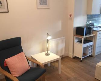 Bright, Modern Flat With Garden In Inverness City Centre - Inverness - Sala de estar