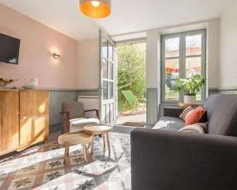 Maison de Maître rénovée avec jardin, terrasse et équipements modernes, au calme de la campagne. - FR-1-306-928 - Saint-Père-en-Retz - Salon